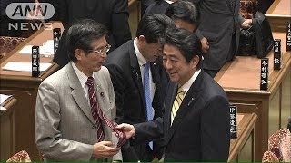 民主党quot秘密兵器quotに安倍総理が思わず苦笑い・・・（131022） [upl. by Elisa]