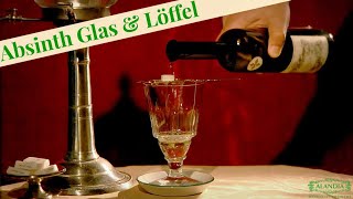 Absinth Glas und Löffel ➔So geht die richtige Zubereitung [upl. by Nosdrahcir]