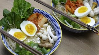 Einfaches Rezept für Ramen  japanische Nudelsuppe [upl. by Babita]