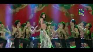 Shahrukh Khan dancing with Katrina Kaif amp Kareena Kapoor concert [upl. by Ytsirc]