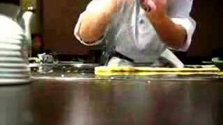 teppanyaki chef  super flying knife chop [upl. by Broderick]