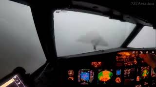 Décollage de Boeing 737 plein d’orage 2022 poste de pilotage cockpit HD [upl. by Hatokad143]