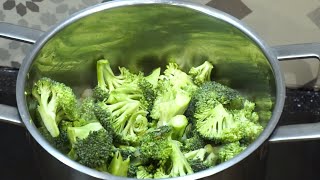 Recette de soupe de brocoli facile et rapide  Les enfants en redemandent [upl. by Ereveneug]