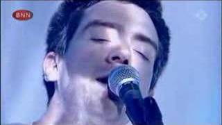 20060723  Snow Patrol  Chasing Cars Live  TOTP [upl. by Nwonknu]