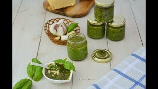 Pesto di basilico fatto in casa  Ricette che Passione [upl. by Ssac]