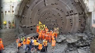 Herrenknecht Tunnelbohrmaschine  Durchbruch am Belchentunnel bei Basel [upl. by Kovar330]