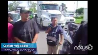 Motociclistas defienden a su compañero y casi llegan a los golpes con policías [upl. by Liagiba]