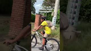 BROMAS EN LA CALLE🤣 humor comedia bromas bucaramanga calle [upl. by Errehs]