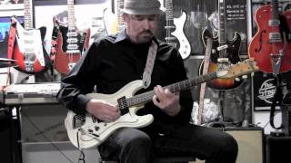 Univox Hi Flier Phase II Guitar Demo [upl. by Geraint107]