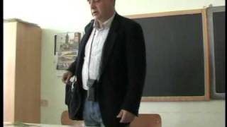 trailer film Un professore che sapeva troppo [upl. by Nelia]