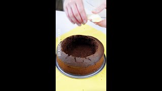 Kuchen mit Loch 👀  Klassiker Maulwurfkuchen shorts Abonniere uns für mehr leckere Rezepte ⬇️⬇️⬇️ [upl. by Kere76]