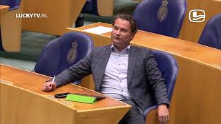 Thierry Baudet Goochelshow  LUCKYTV 2017 [upl. by Yelnikcm]