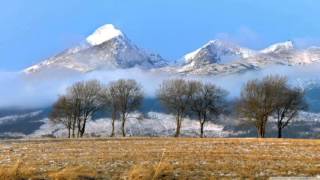 Tatragebergte is een mooie bergketen die een natuurlijke grens tussen Slowakije en Polen vormen [upl. by Ecinaj]