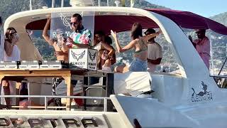 🇹🇷 Kleopatra Beach  ALANYA Antalya Turkey  PARTY ON YACHT【4K】🔥😍🏖 [upl. by Maon]