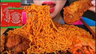 ASMR SAMYANG SRIRACHA NOODLES  FRIED CHICKEN  KIMCHI  EATING SOUNDS  NO TALKING [upl. by Nileuqay1]