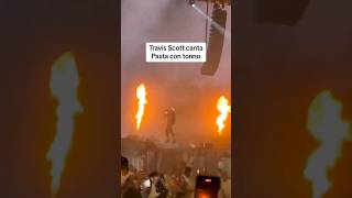 Travis SCOTT canta PASTA col TONNO LIVE tributo a Bello Figo [upl. by Ryann]