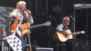 HUGUES AUFRAY quotCélinequot liveFestival du chant de marin  Paimpol 2015 [upl. by Yacov]