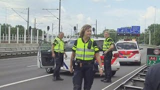 Allarme terrorismo rientrato ad Amsterdam controlli attorno a Schiphol [upl. by Ermin626]