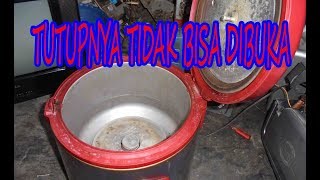 Cara Servis Magic ComRice Cooker Yong Ma tutupnya tidak bisa dibuka [upl. by Kenward233]