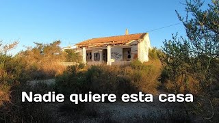 NADIE QUIERE esta CASA ABANDONADA POR LO QUE PASÓ DENTRO [upl. by Nessi]