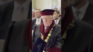 Deputetja e Shkodrës Edona Bilali përshëndet gegnisht në ceremoninë e diplomimit me rezultatet [upl. by Areta]