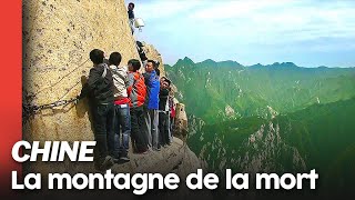 Mont Huashan  la randonnée la plus dangereuse de la planète [upl. by Enamrahc446]