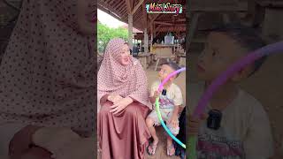 KARENA HUJAN PULANG KE RUMAH PAKAI HOLA HOOP AJAIB☺️😁 trending comedy humorsegar funny humor [upl. by Squire]