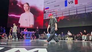 ♨️ Powermove vs Footwork  Legendary Bgirls Nika vs Bgirl Tata [upl. by Haida968]