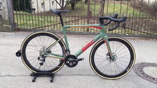 BMC Roadmachine 01 TWO 2018  Rennrad  Roadbike  Walkaround [upl. by Bethena]