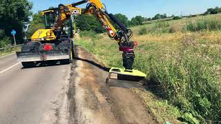 Bankette abziehen mit JCB Hydradig Holp Rototop und Tilt  Manfred Treu GmbH [upl. by Darej461]