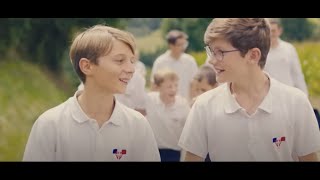 Les Petits Chanteurs à la Croix de Bois  Regardez lhumilité de Dieu  Lourdes Clip officiel [upl. by Belanger]