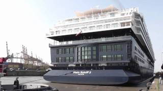 MEIN SCHIFF 2  Rückkehr nach Bremerhaven nach erster Testfahrt 23042011 [upl. by Annelak]