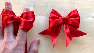 Schleife binden zum Geschenke verpacken 🎀 Leichte Geschenkschleife binden für Weihnachtsgeschenke 🎀 [upl. by Iinde236]