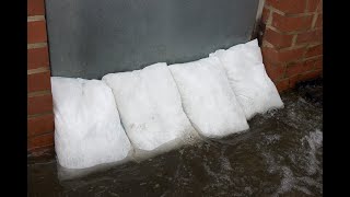 NEW FloodSax WaterActivated Sandless Sandbags [upl. by Fidelia]