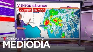 Tormenta tropical Eta azota Florida y podría convertirse en huracán  Un Nuevo Día  Telemundo [upl. by Arria]