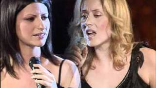 Lara Fabian et Laura Pausini  La solitudine Dolce Italia 22082002 HQ [upl. by Mohl]