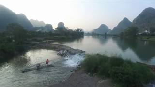 Rivière Yulong autour de Yangshuo Guangxi  Chine [upl. by Melosa290]