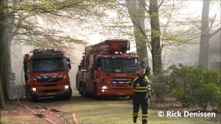 Brandweer rukt massaal uit voor zeer grote brand in villa Dennenhoef aan de Tilburgseweg Moergestel [upl. by Mutz]