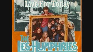 Les Humphries Singers  Live For Today [upl. by Quennie]