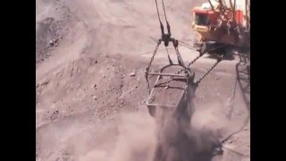 Bucyrus Erie 2570WS at Peak Downs mine in Central Queensland Video 22 [upl. by Eidod]