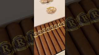 Vegas Robaina Famosos sitting just right 🇨🇺💨😋 habanos cigar cigars cubancigars luxury ash [upl. by Eidnalem]