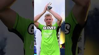 Aaron Ramsdale Uses 120 Goalkeeper Gloves Per Season 😮‍💨 [upl. by Esertap]