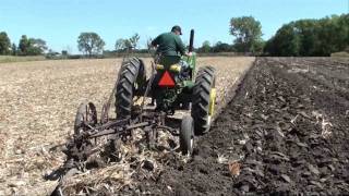 2 CYL JOHN DEERE TRACTORS PLOWING tubalcain [upl. by Bollen891]