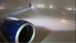 Delta Air Lines Airbus A220300 Snowy Landing at Fairbanks International Airport [upl. by Nannahs]