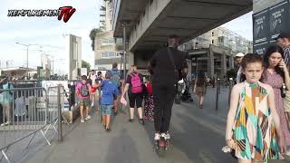 TOURISTES DECOUVRENT LA VILLETTE [upl. by Eecak]