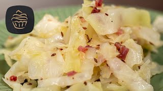 Warmer Krautsalat mit Speck  Einfach selber machen [upl. by Refinnaj691]