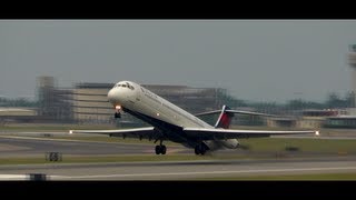 Incredible Delta MD80 Takeoff [upl. by Skipp848]