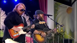 Martin Almgren och Chris Kläfford – Going down to the river  Lotta på Liseberg TV4 [upl. by Lipson]