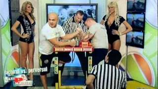 Sarup Mainile Fachiru vs Perversu de pe Targu OgnaSDTV part 3 [upl. by Roobbie]