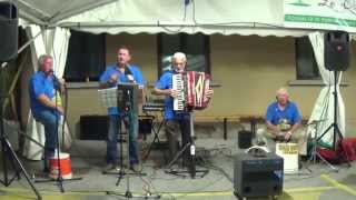 Los Sbafos di Fossalta di Portogruaro cantano Voga e va co Chiosco della Quercia 082014 [upl. by Quint]